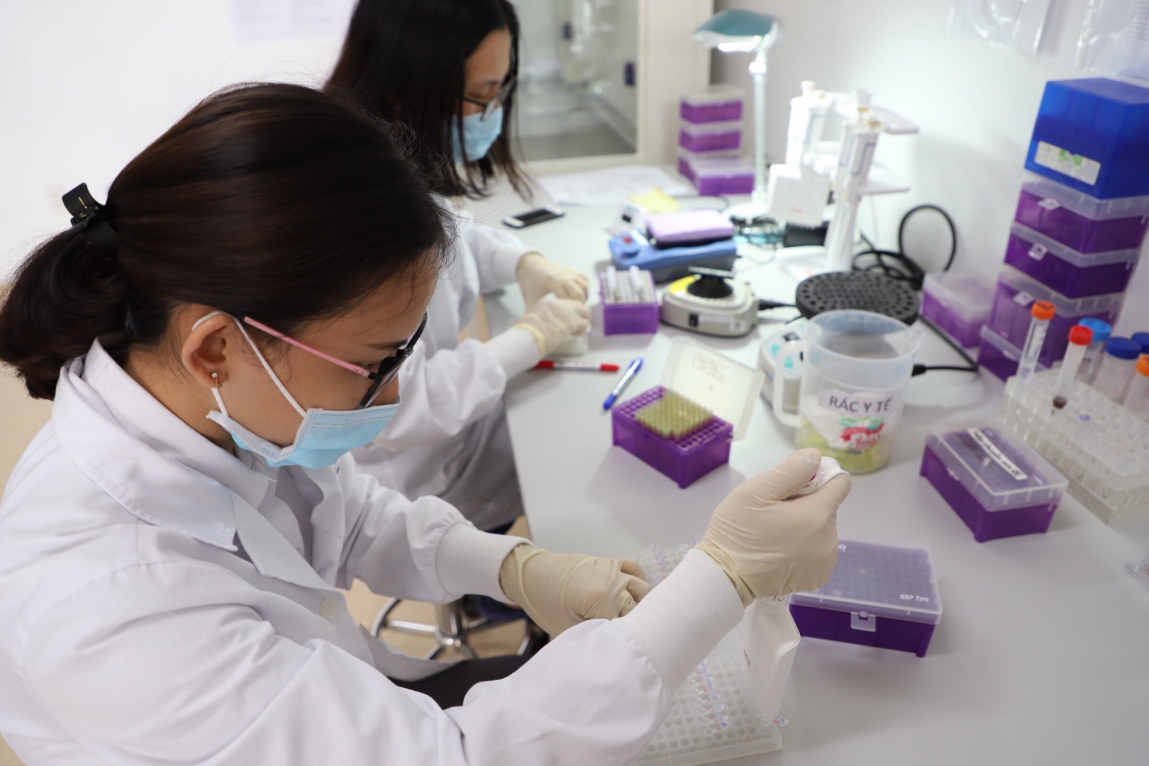 x&eacute;t nghiệm adn cha con cần những g&igrave;