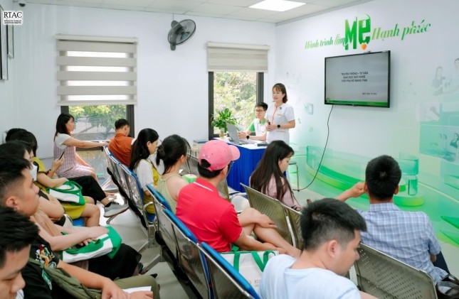 Eurofins GENTIS đồng hành cùng Bệnh viện Nam học và Hiếm muộn Hà Nội tổ chức Lớp học tiền sản tháng 4