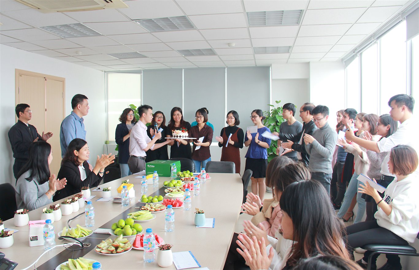 Gentis tưng bừng tổ chức giao lưu ch&agrave;o mừng 8/3