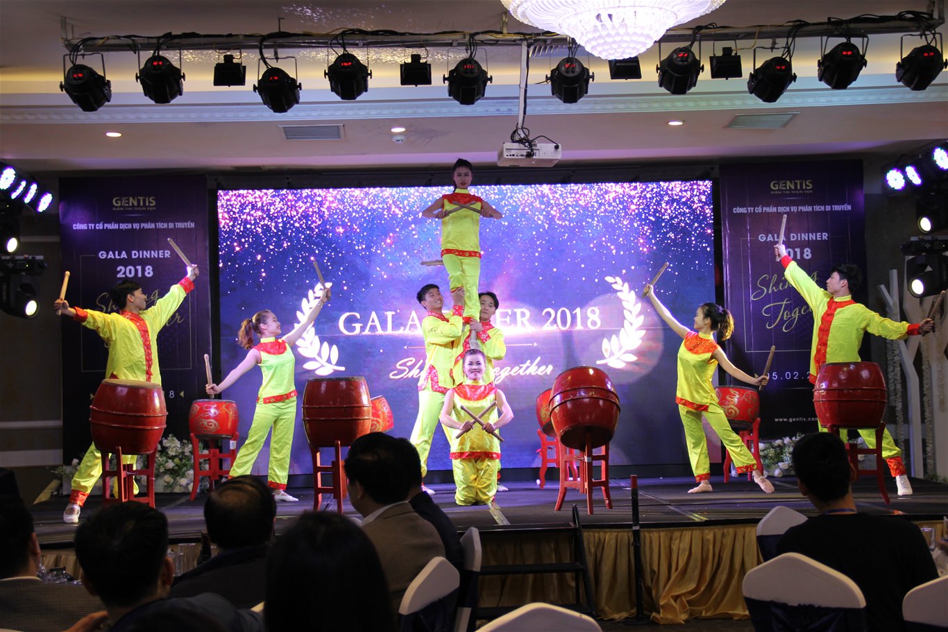 Lễ tổng kết v&agrave; vinh danh những c&aacute; nh&acirc;n xuất sắc năm 2017 của GENTIS