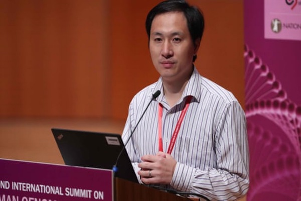 Trung Quốc điều tra về cuộc th&iacute; nghiệm tạo ra cặp song sinh đ&atilde; được chỉnh sửa gen