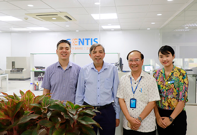 PGS. TS Vũ B&aacute; Quyết đưa ra kết luận x&eacute;t nghiệm NIPT